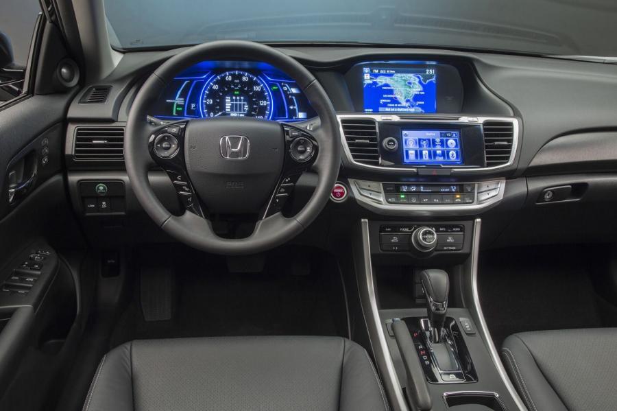  Honda Accord Hybrid 2014 года  (фото 3 из 4)